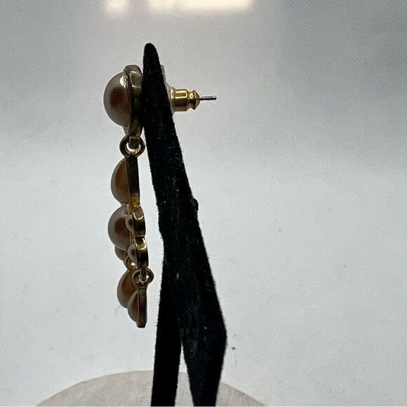 Amrita Singh pearlescent elegant chandelier dangle earrings on gold tone backing - Picture 9 of 9